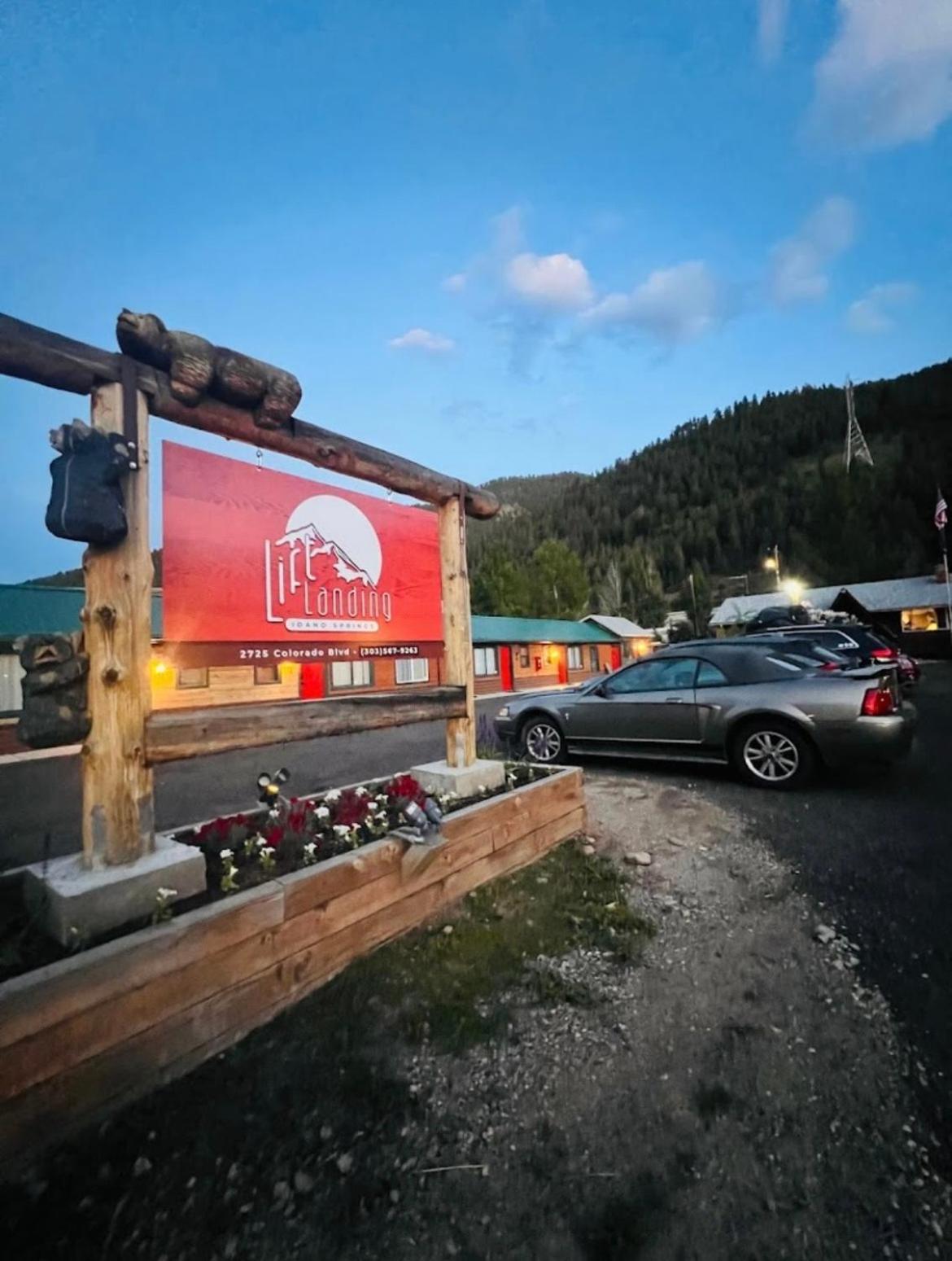 Lift Landing Idaho Springs Exterior foto